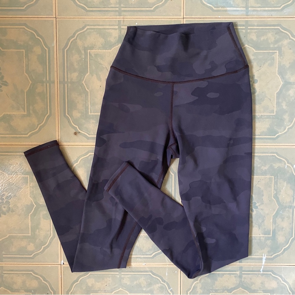 Alo Yoga Women’s High Waist Vapor Legging Coco Camouflage